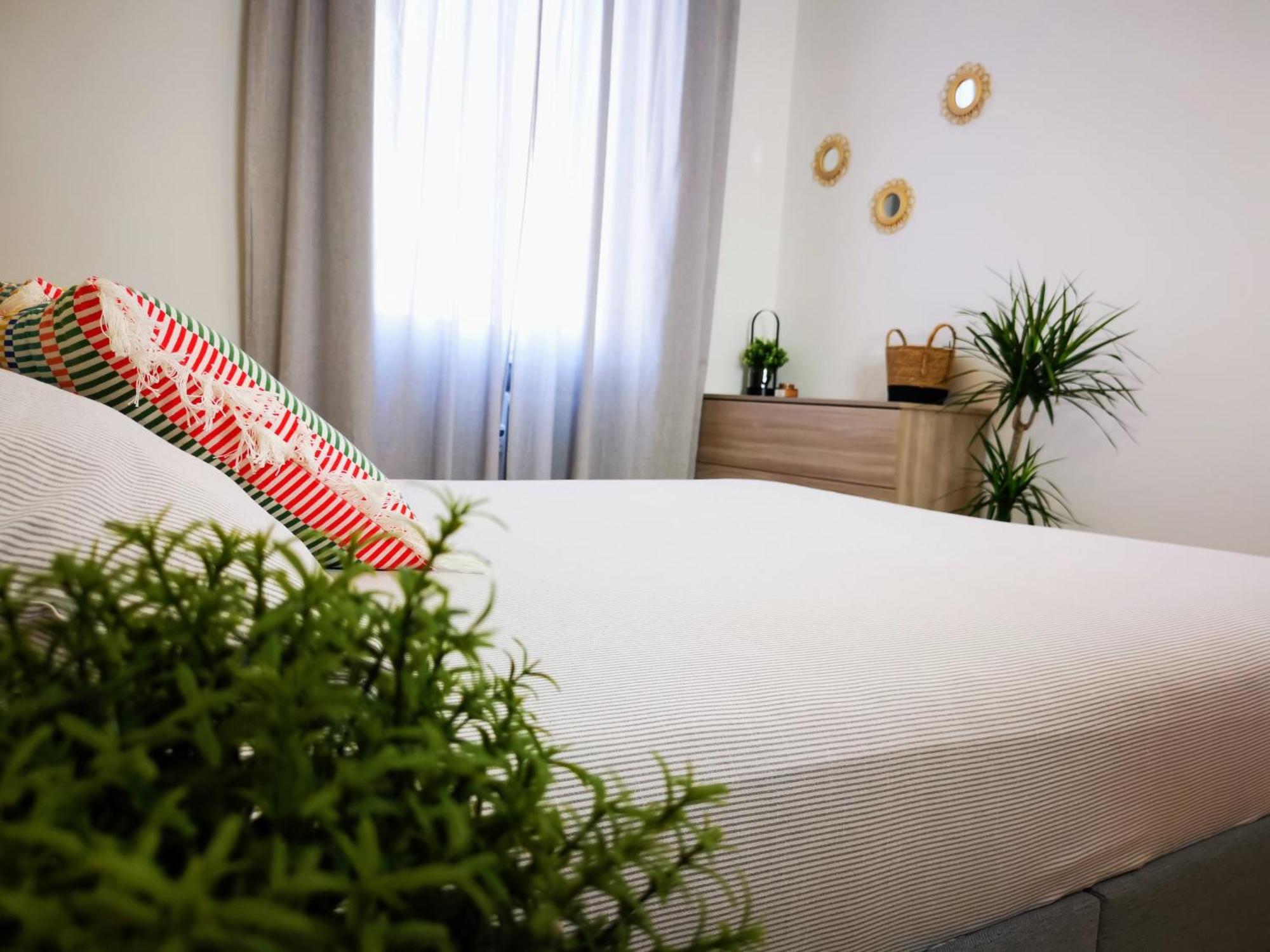 Spacious 50 Meters From The Metro Apartamento *